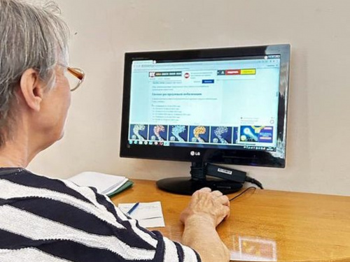 В центральній бібліотеці Кам’янського відкрили "Хаб цифрової освіти": перші відвідувачі задоволені