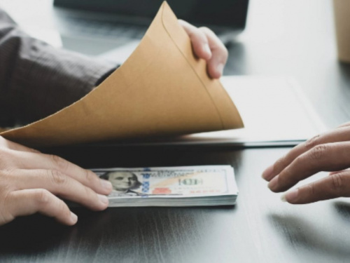 Привласнення та розтрати: які на Дніпропетровщині цього року найчастіше документували корупційні злочини 