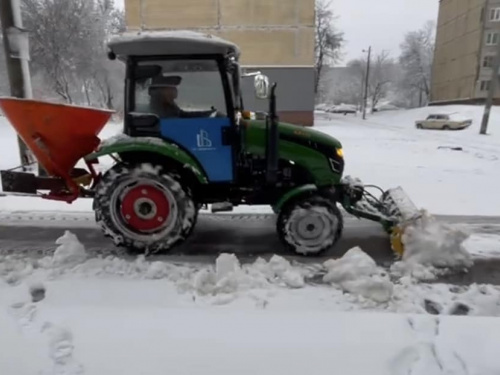 Кам'янчани прокоментували в соцмережах звіт комунальників про "боротьбу з наслідками першого снігопаду"