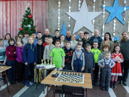 У Кам'янському за приз "Снігової королеви" змагатимуться юні шахісти