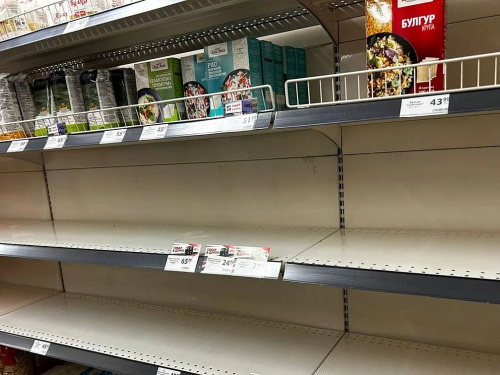 Чи загрожує Кам’янському дефіцит продуктів після атак на розподільчі центри: що кажуть містяни