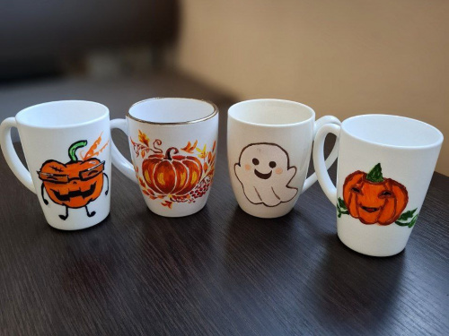 Творчість як терапія: у центрі «ЯМаріуполь. Кам’янське» пройшла арт-зустріч для жінок