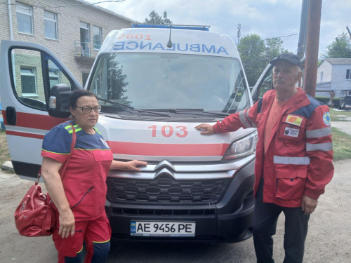 У Царичанці батько напоїв алкоголем малих синів: хлопців госпіталізовано у важкому стані