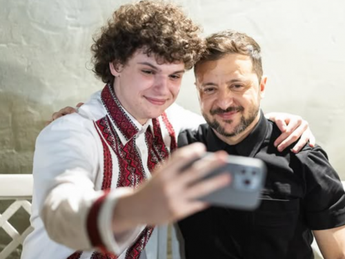 Юний герой із Дніпра: Тимофій Потеряйло отримав нагороду від Зеленського за мужність і волонтерство
