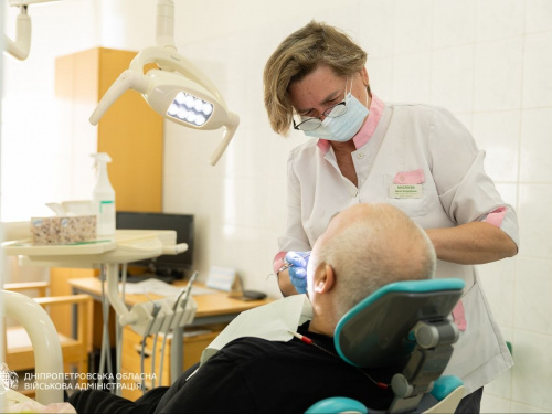 На Дніпропетровщині понад п'ять тисяч захисників безкоштовно пролікували зуби - деталі програми