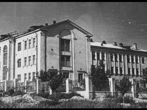 Як змінювалося Кам&#039;янське: мешканець поділився раритетними фото минулого