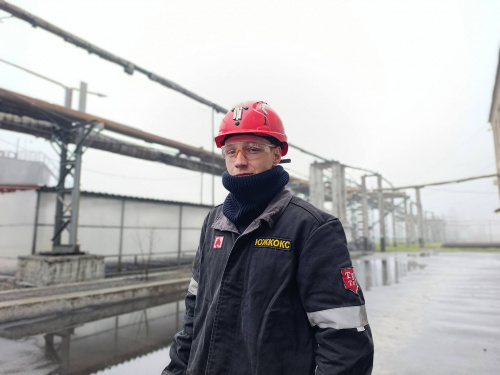 Про життя, яке хочеться берегти: як ветеран-десантник знайшов спокій біля розпечених печей «ЮЖКОКСУ