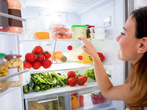 Як правильно зберігати продукти в холодильнику: лайфхаки для свіжості