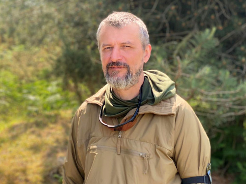 Від заводів Кам’янського до «Хартії»: як аудитор «Йожик» наводить лад у війську