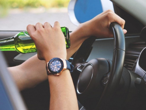 Фатальні наслідки за крок: поліція Дніпропетровщини б’є на сполох через кількість п’яних водіїв