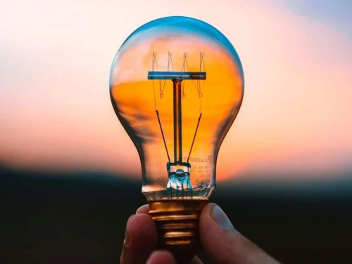 Графік відключень світла на Дніпропетровщині 23 листопада: детальний розклад за групами