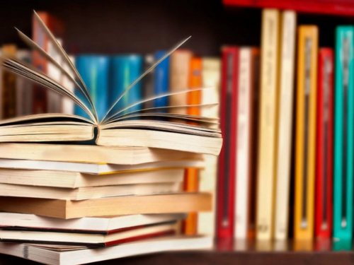 Від фентезі до психології: які книги стали хітами завдяки TikTok