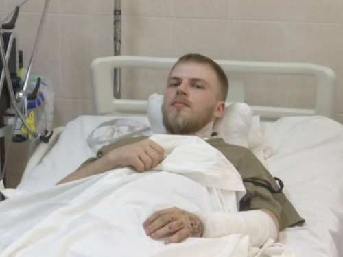 Втратив обидві ноги, а руки - посічені осколками: боєць із Кам&#039;янського лікується на Дніпропетровщині