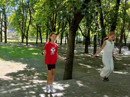 У центральному парку для дітей Кам'янського проводять спортивні активності - подробиці