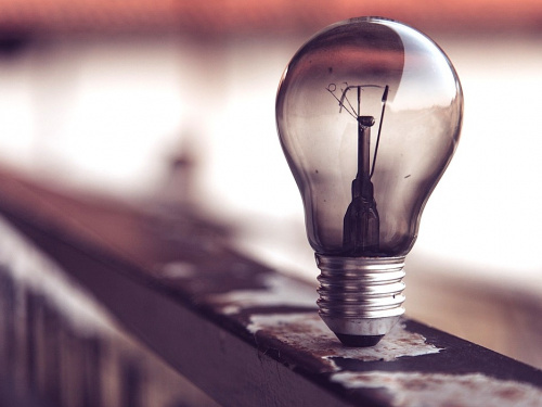 У Кам&#039;янському у вівторок, 11 листопада, вимикатимуть світло: графік та адреси відключень