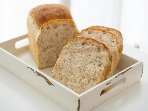 Домашній завжди смачніше: готуємо хліб на кефірі в звичайній духовці