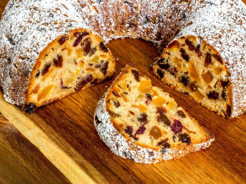 Приготуйте ароматний кекс із сухофруктами - ідеальний десерт до чаю