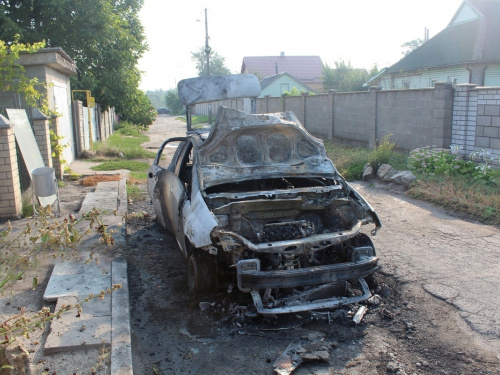 Сьогодні у Кам’янському повністю згоріла легкова автівка - фото