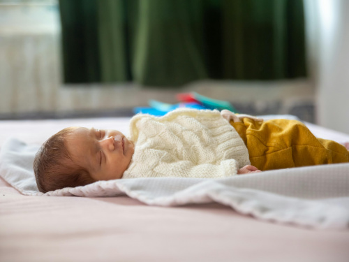 Новонароджений у пакеті: у Дніпрі на подвір’ї багатоповерхівки знайшли дитину з плацентою