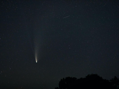 На Кам'янське летів метеорит - на вихідних очікується космічний "дощ"