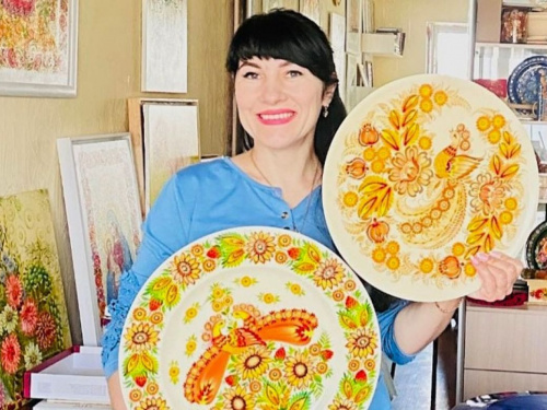 Твори майстрині з Петриківки прикрасили Посольство України в Малайзії