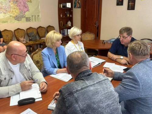 У Кам'янському вирішили активно працевлаштовувати ВПО - деталі