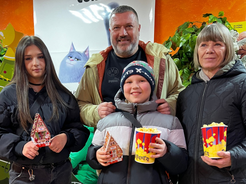 Світло сімейного затишку: ветерани Каметсталі разом із родинами поринули у світ мультяшного дива