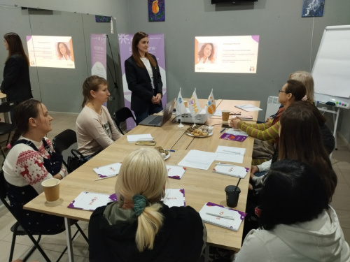 Жінки Кам'янського отримають доступ до кар'єрної підтримки в рамках проекту "ВОНА хаб"