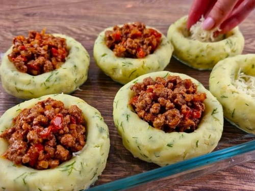 Приготуйте картопляні гнізда з фаршем — ефектна і дуже смачна страва