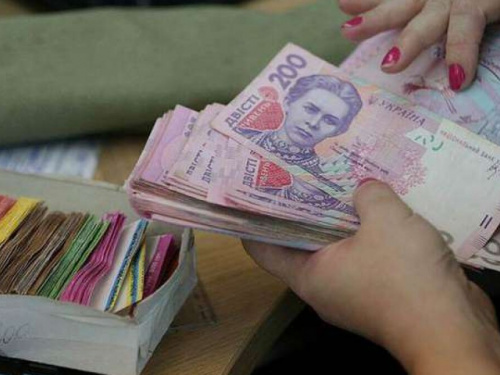Подвійна пенсія: хто з українців має право на виплати у розмірі 60% від зарплати
