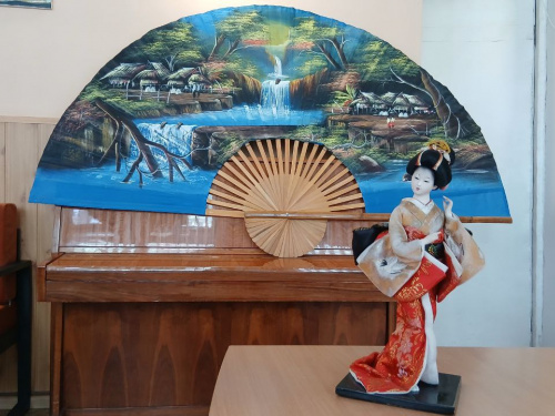 Чайна подорож у часі: як у бібліотеці Кам’янського розкривали секрети «білих вій» та «опіумних війн»