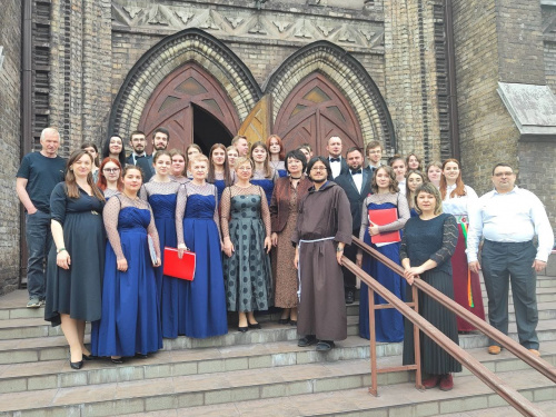 Камерні хори, ансамблі та солісти: у Кам'янському костелі відбувся концерт пам'яті Альбертаса Роже