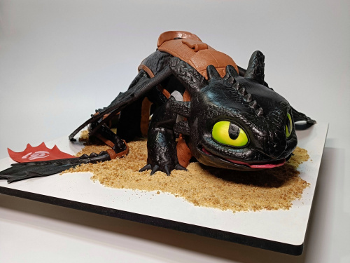 Солодкий дракон: кондитер з Дніпропетровщини вразив новим 3D-тортом «Нічна фурія»