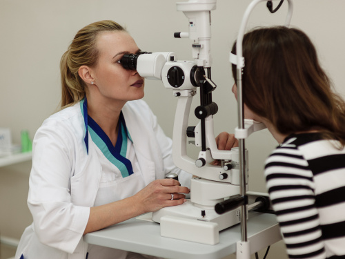 Блекаут краде зір: як Дніпропетровщина бореться з несподіваною медичною катастрофою