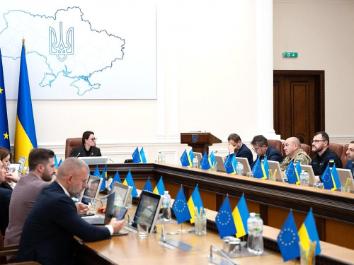 Уряд дозволив виїзд за кордон чоловікам до 22 років - що з цього приводу кажуть освітяни