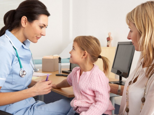 До Кам’янського завітає виїзна бригада лікарів Національної лікарні «Охматдит»: дата та реєстрація