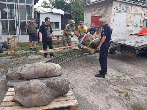 "Кам'яна баба" з прифронтової зони переїхала до музею Дніпра - подробиці