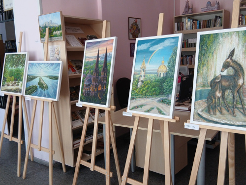 У Кам’янському відкрилася персональна виставка Олени Фішбейн