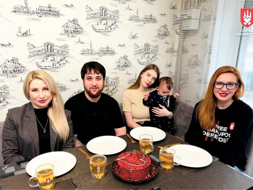 Родина захисника Маріуполя отримала у власність квартиру від проєкту «Серце Азовсталі»