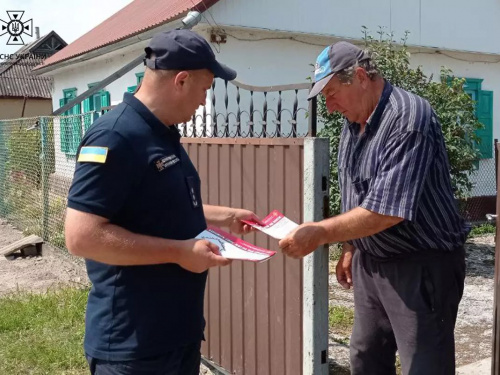 У Кам’янському районі мешканцям розповіли, як не загинути від пожежі