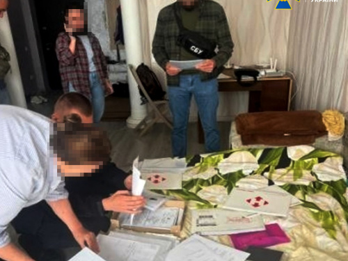Схема на мільйони: у Кам’янському викрили «липових» лікарів релокованого медзакладу