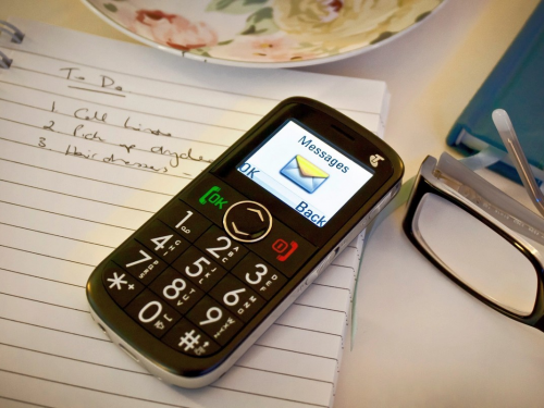 Децифровізація 2026: чому українці все частіше обирають кнопкові телефони