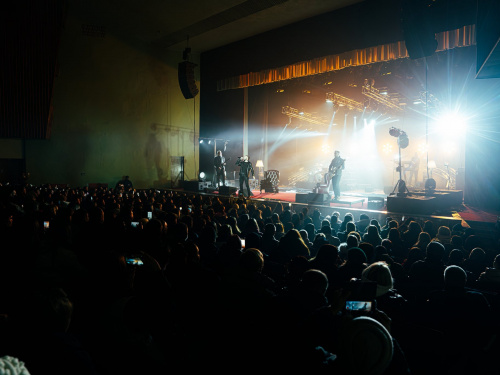 Пара з рота та конденсат на стінах: гурт «Антитіла» провів екстремальний концерт у Кам’янському