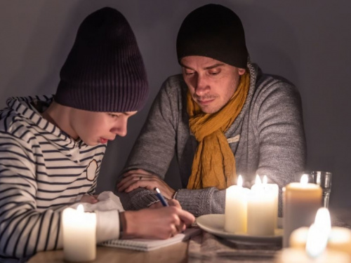 У Кам&#039;янському у п&#039;ятницю, 17 жовтня, вимикатимуть світло: графік та адреси відключень