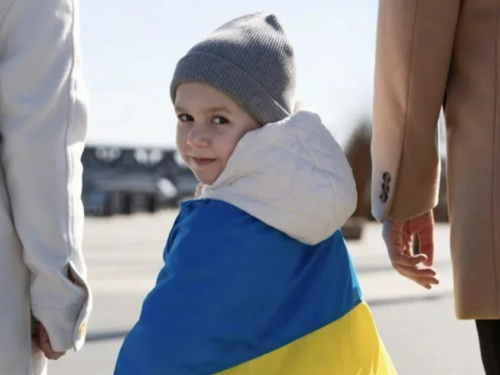 Виплати 3000 грн для всіх дітей ВПО: уряд ухвалив рішення після тривалих дискусій