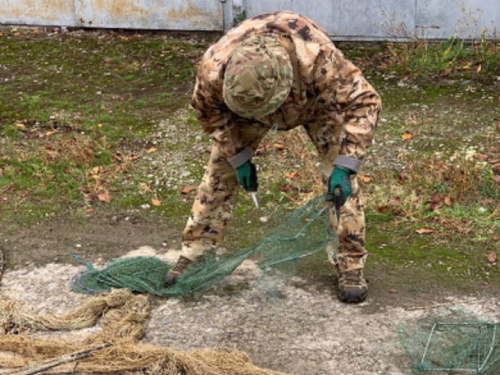 Рибоохоронці Дніпропетровщини передали вилучені браконьєрські сітки на потреби українського війська 