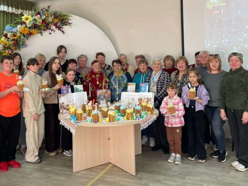 У Кам’янському великодні майстер-класи об’єднали родини переселенців із Селидівської громади