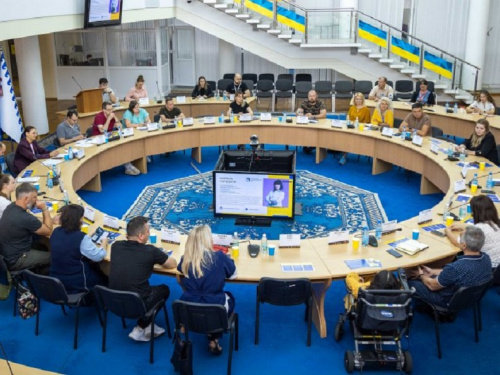Рада волонтерів при Дніпропетровській ОВА оновила склад і визначила пріоритетні напрями роботи - подробиці