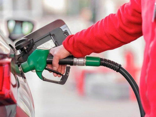 Стрибок цін на АЗС: скільки коштує заправити авто на Дніпропетровщині у березні