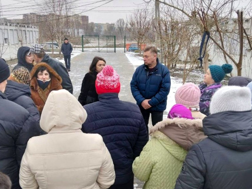 Шанс на новий старт: мешканцям модульного містечка у Кам'янському презентували можливості працевлаштування
